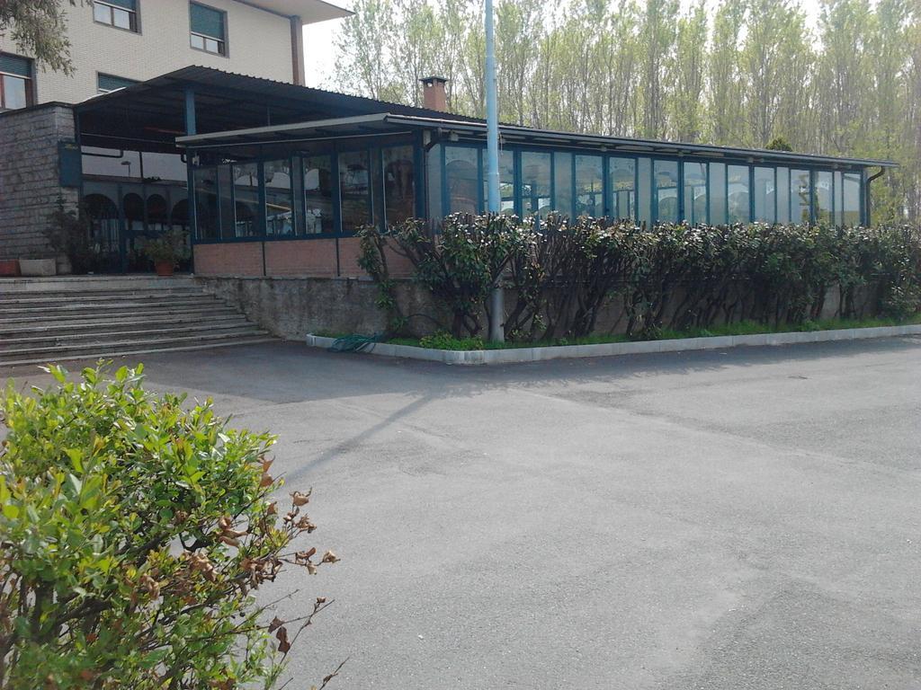 Albergo Ristorante Garden リボリ エクステリア 写真